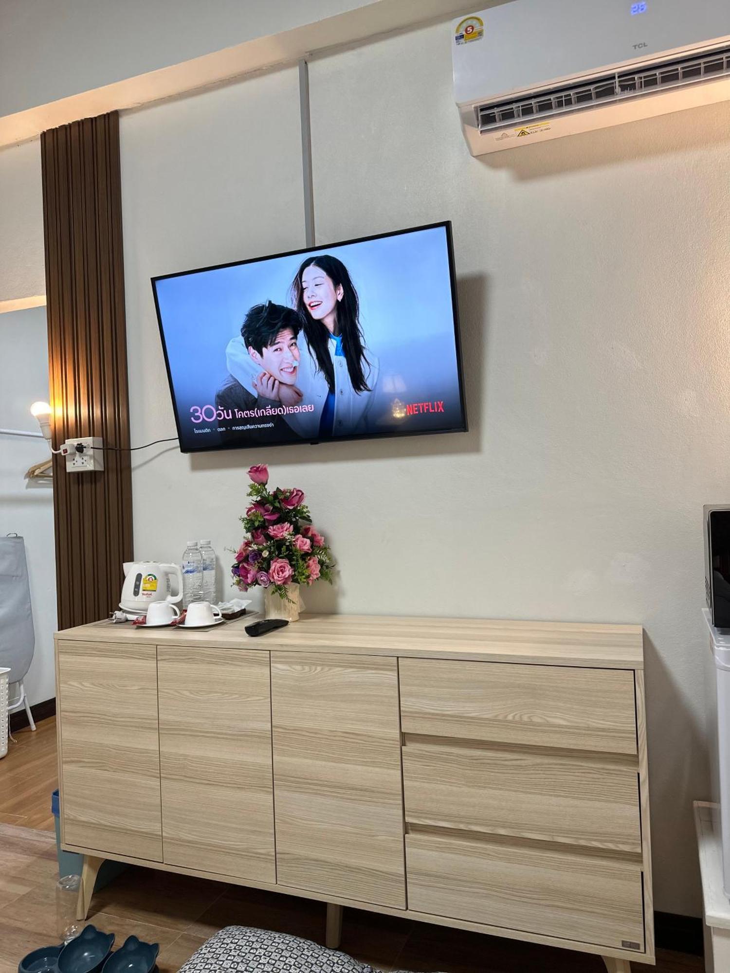 Service Apartment ห้อง102 ใจกลางเมืองใกล้แหล่งท่องเที่ยว Lampang Kültér fotó